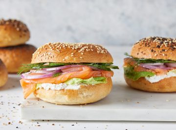 בייגל אמריקאי. צילום: טל סיון צפורין. סטיילינג: אינה גוטמן