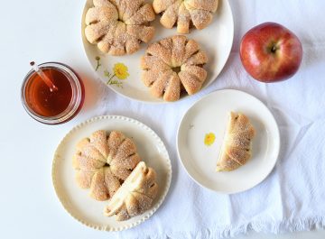 פרחי שמרים תפוחים עם סוכר וקינמון